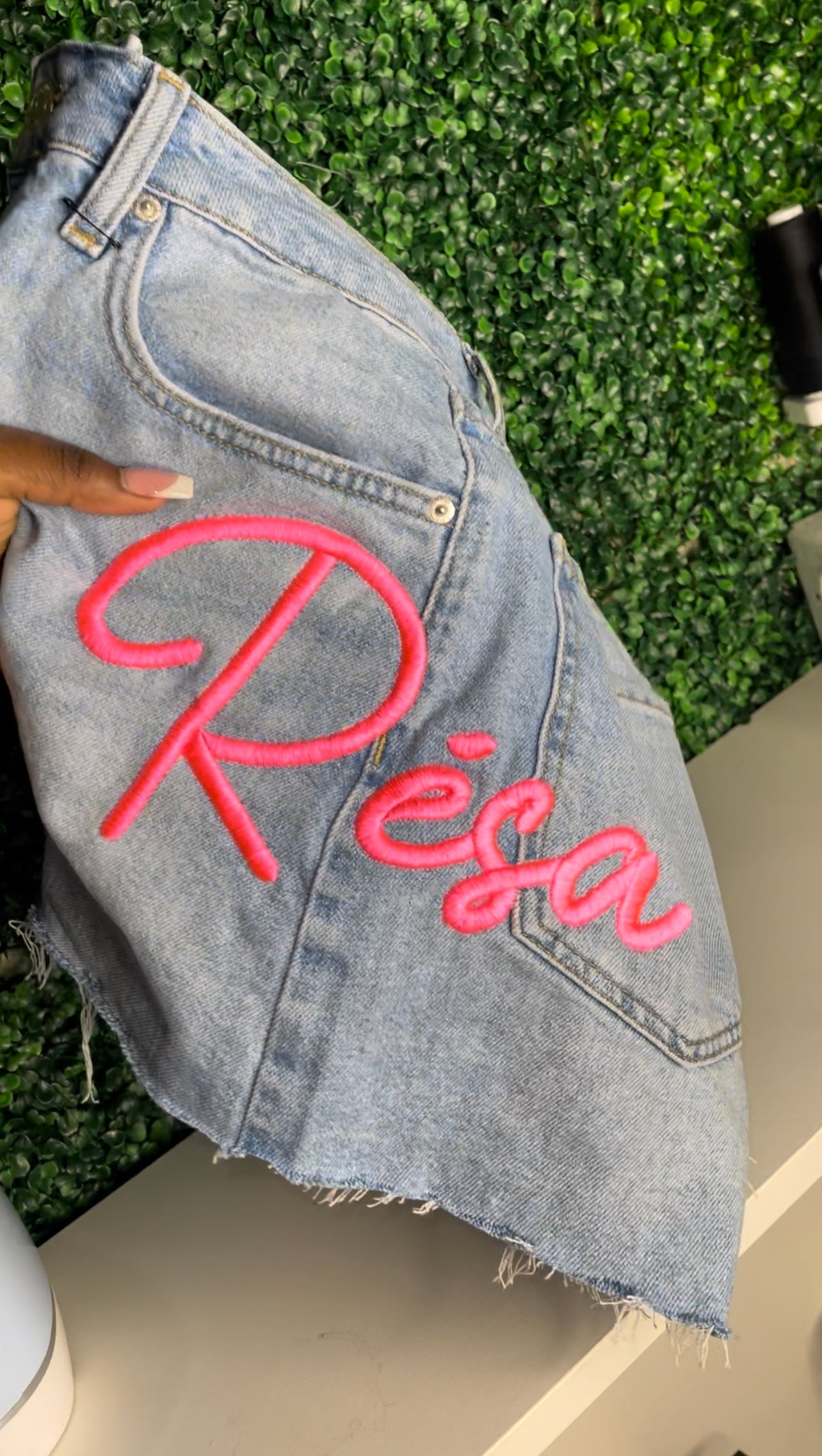 EMBROIDERED DENIM SHORTS